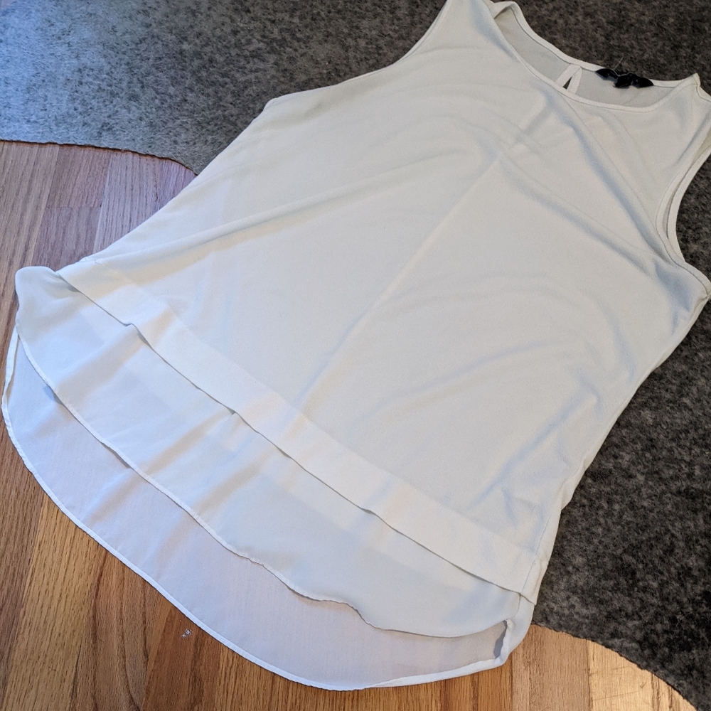 [BANANA REPUBLIC] white flowy tank